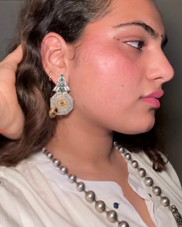 Dua Statement Neckpiece